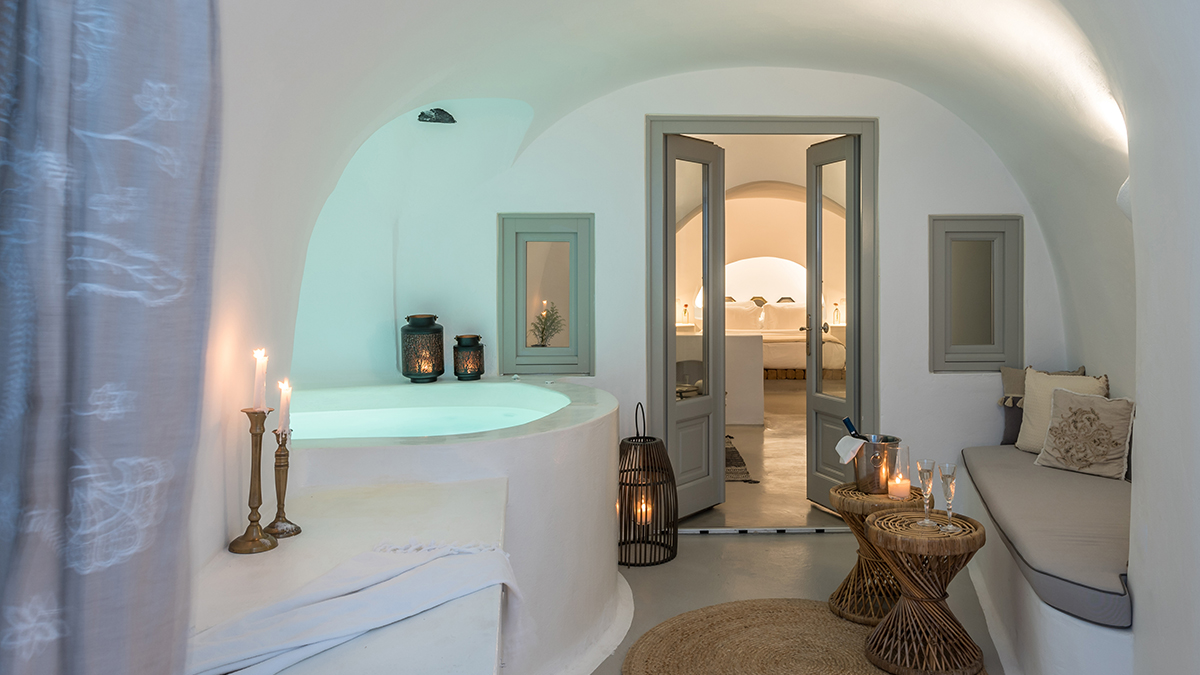 Executive Suite with Cave Jacuzzi